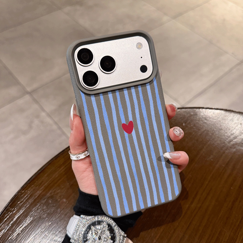 Vertical Stripes Hearts Phone  - đánh giá và giá Apple Iphone 15 Pro Max